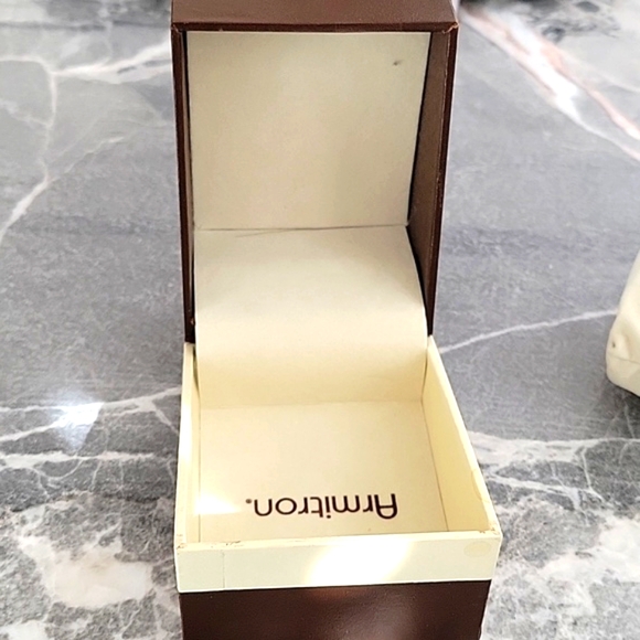 VINTAGE DIAMOND ARMITRON WATCH - Picture 8 of 9